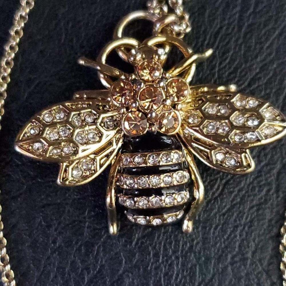Ann Taylor Bumblebee Pendant Necklace Gold Tone Rhinestone Enamel Bee Jewelry - Picture 4 of 6